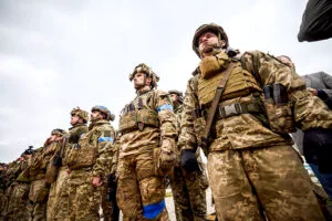 Armata vrea să atragă tinerii cu 20.000 de euro și credite fără dobândă
