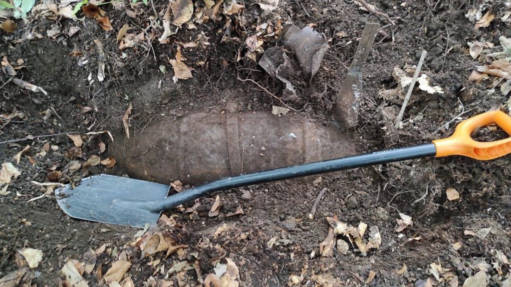 Bombă de 100 de kilograme din Al Doilea Război Mondial, găsită într-o pădure din Cluj-Napoca