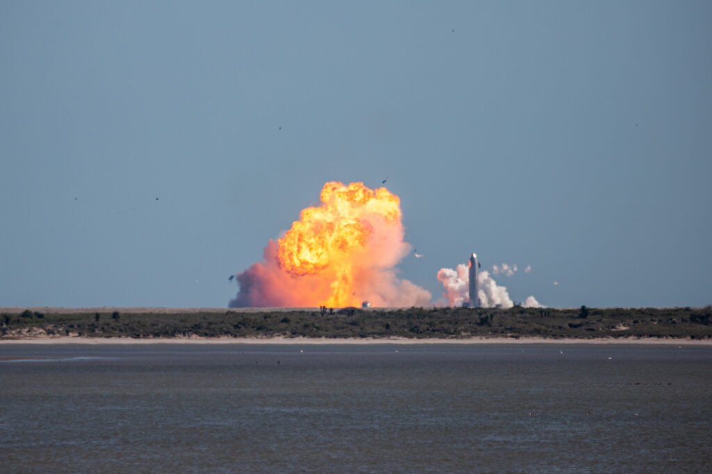 SpaceX, un nou test cu racheta Starship. Sistemul ar urma să fie folosit în următoarele misiuni pe Lună și Marte