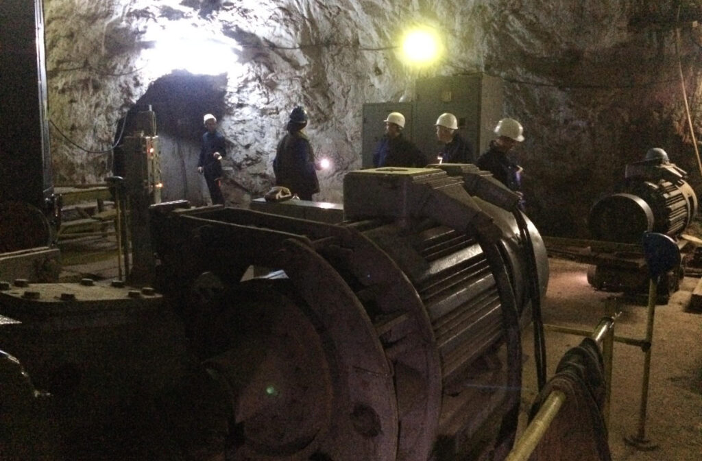 Minerii din firma britanicilor de la Vast Băița, grevă în subteran