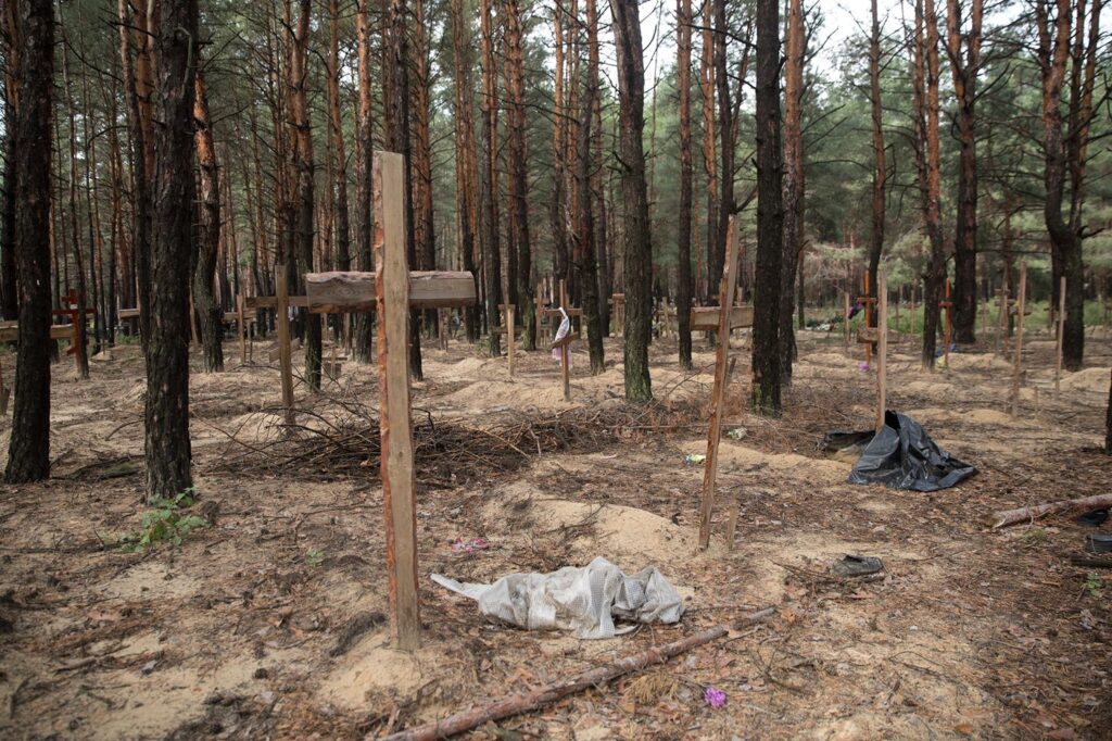 ONU, anchetă în cazul mormintelor descoperite într-un oraș din Ucraina: „Vom organiza o vizită la Izium în curând”