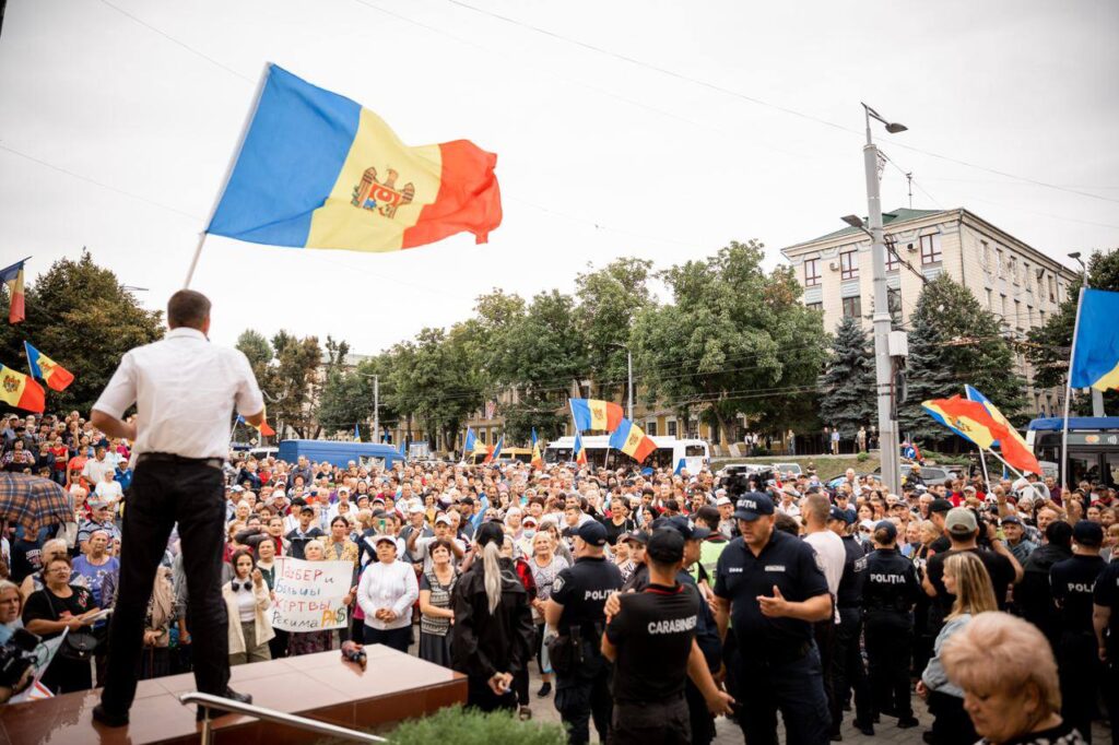 Ce spun experții din R. Moldova despre scoaterea Partidului Șor în afara legii