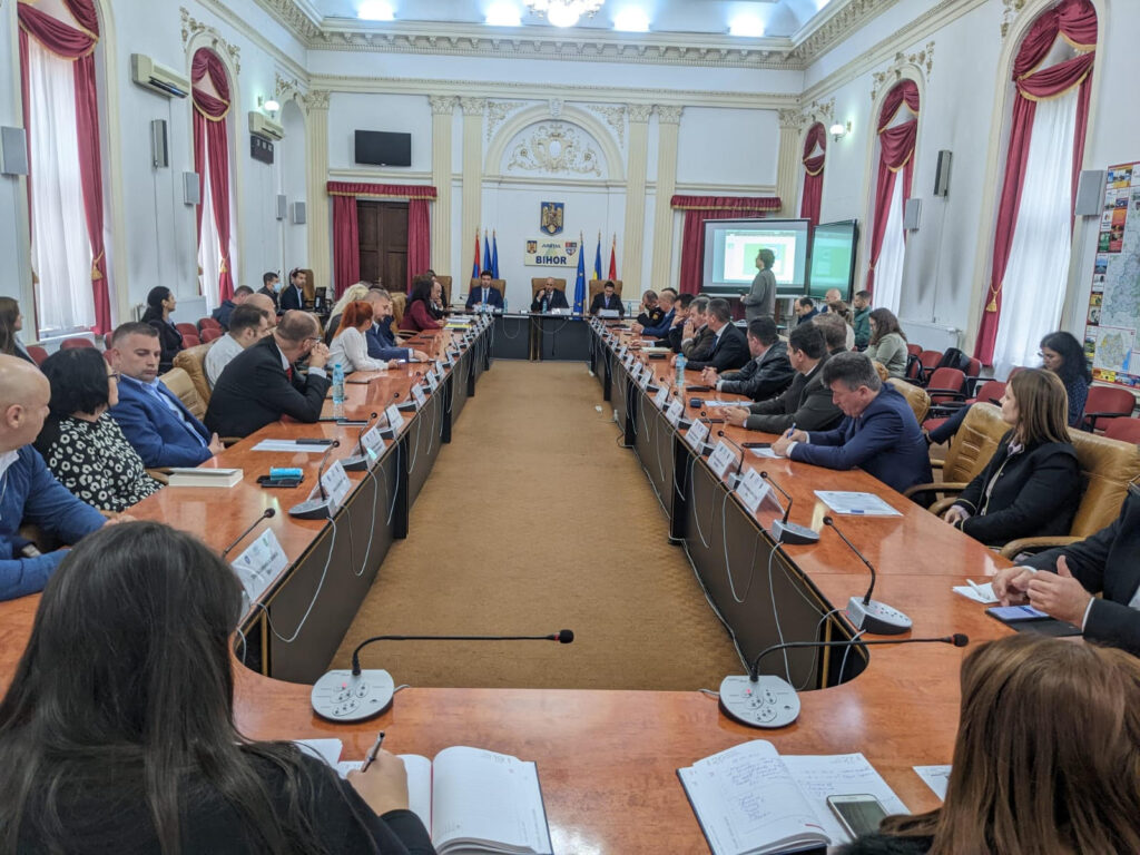 Prefectul de Bihor ține lecții de istorie cu șefii de instituții, la fiecare ședință