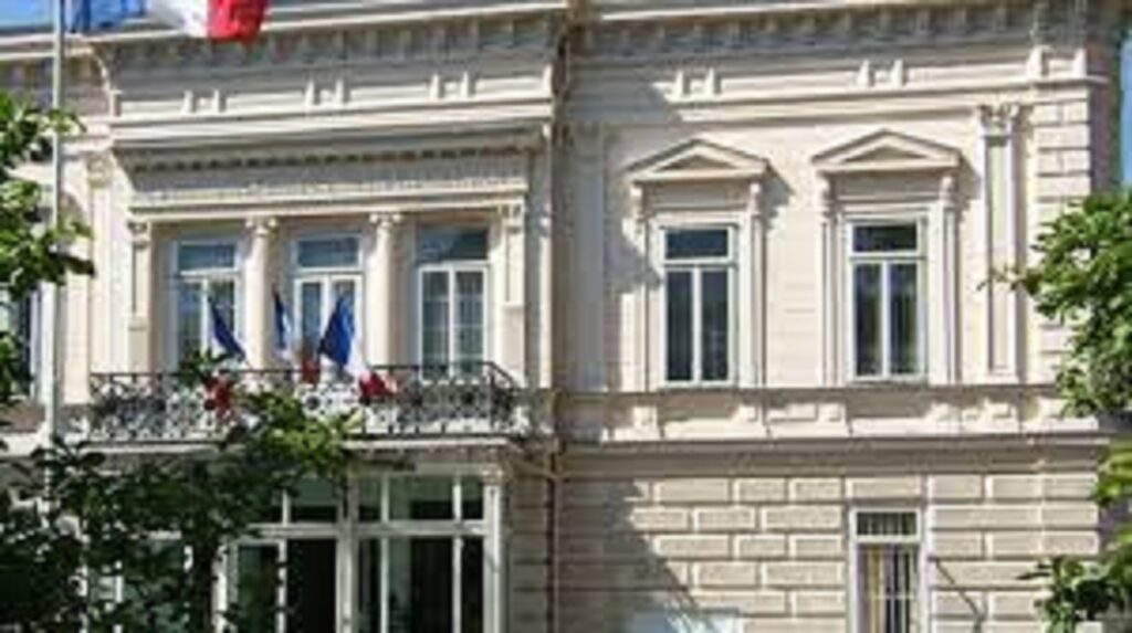 Scandal la nivel diplomatic. Ambasadoarea Franței la Bucureşti, acuzată de o „presupusă fraudă la vot”