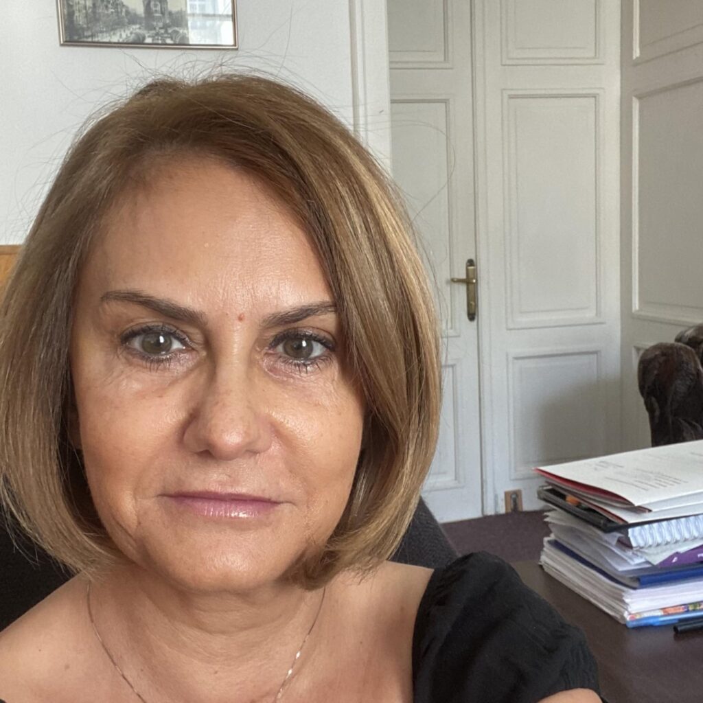 Judecătoarea Adriana Stoicescu, comentariu dur despre adoptarea legilor justiției: „O mână de neghiobi ne va aduce in epoca de piatră”