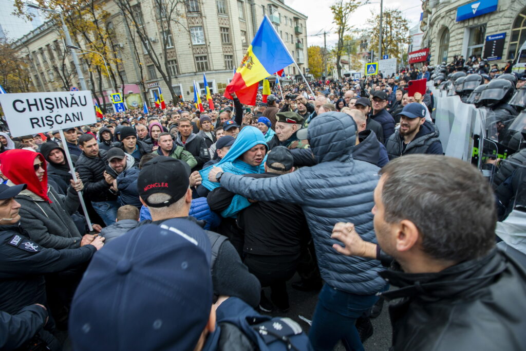 Protestele violente în Republica Moldova. Creșterea prețurilor la energie și scăderea nivelului de trai, principalele nemulțumiri