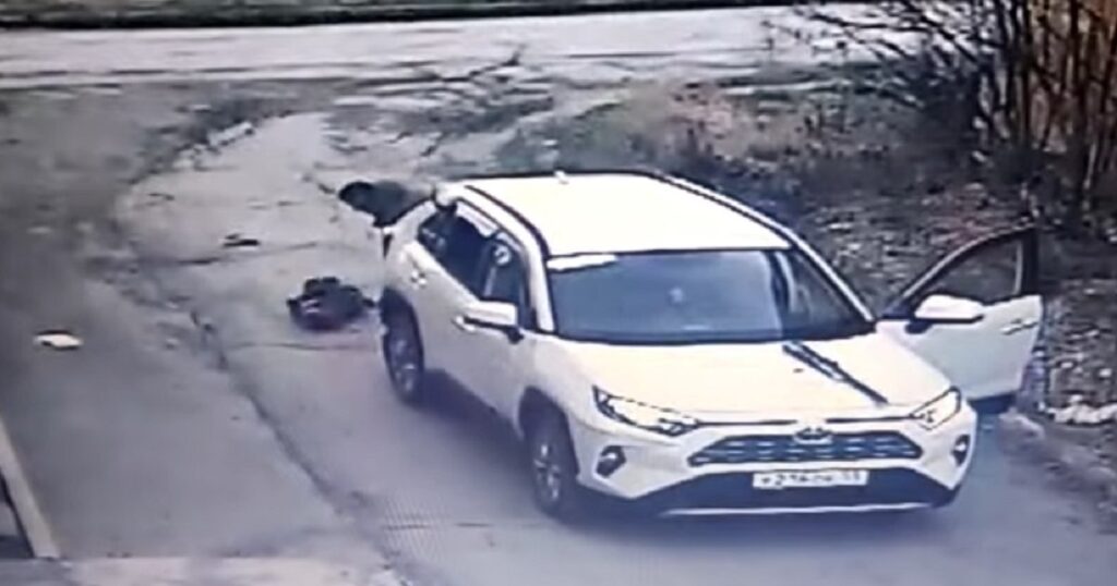 În Rusia, un deputat din partidul lui Putin a lovit un copil și l-a lăsat să moară pe drum. Video