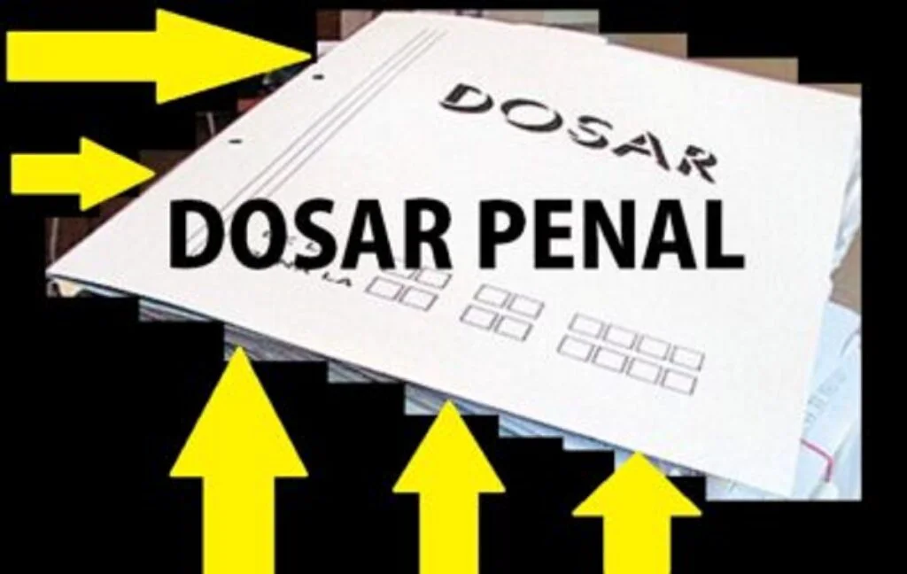 Cum să-ți mărești salariul fără să-l mărești. Un primar, o contabilă și un inspector financiar și-au virat milioanele pe cardurile de salariu