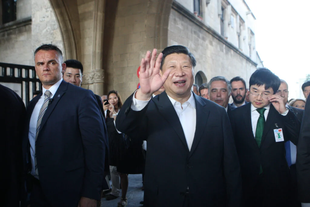 Regimul totalitar chinez este în criză. Xi Jinping comparat cu un dictator fascist. Analiza istoricului Ian Buruma