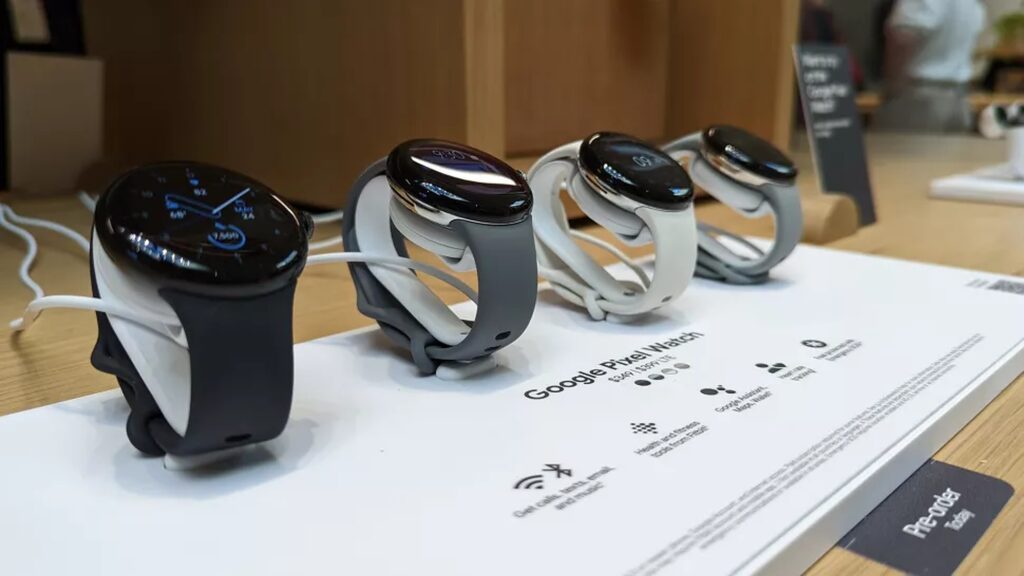 Google lansează un prim model de smartwatch. La ce preț se ridică dispozitivul Google Pixel Watch