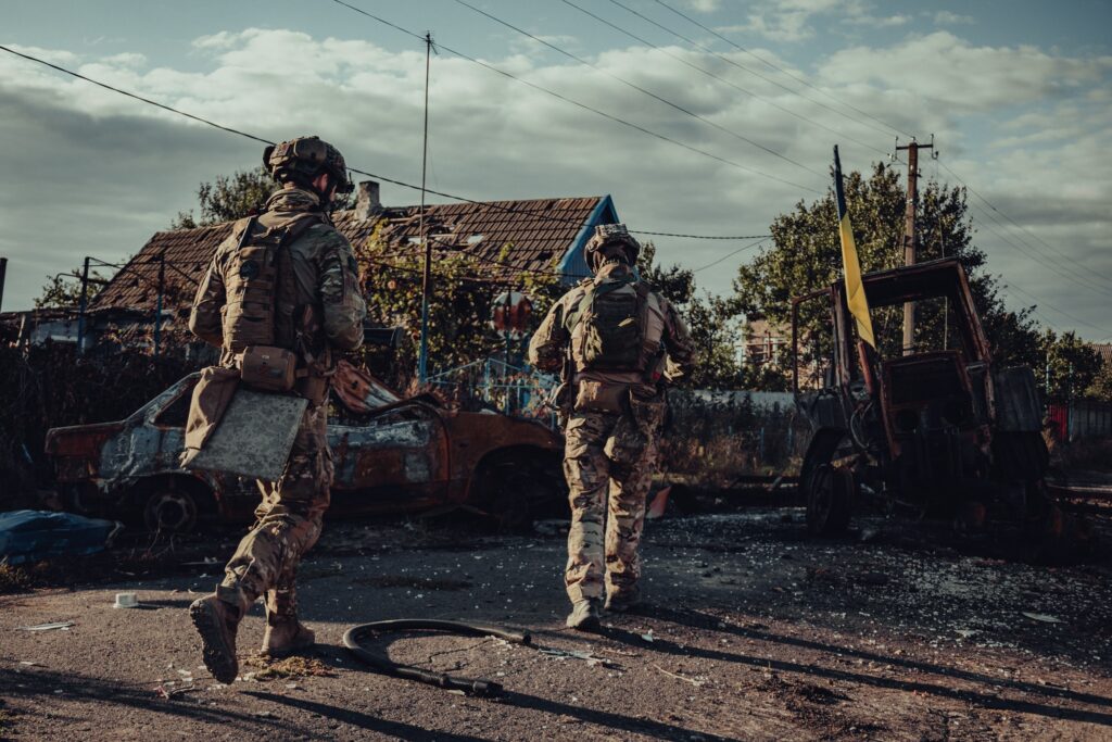 Rusia își întețește atacurile în estul Ucrainei dorind să încercuiască forțele Kievului