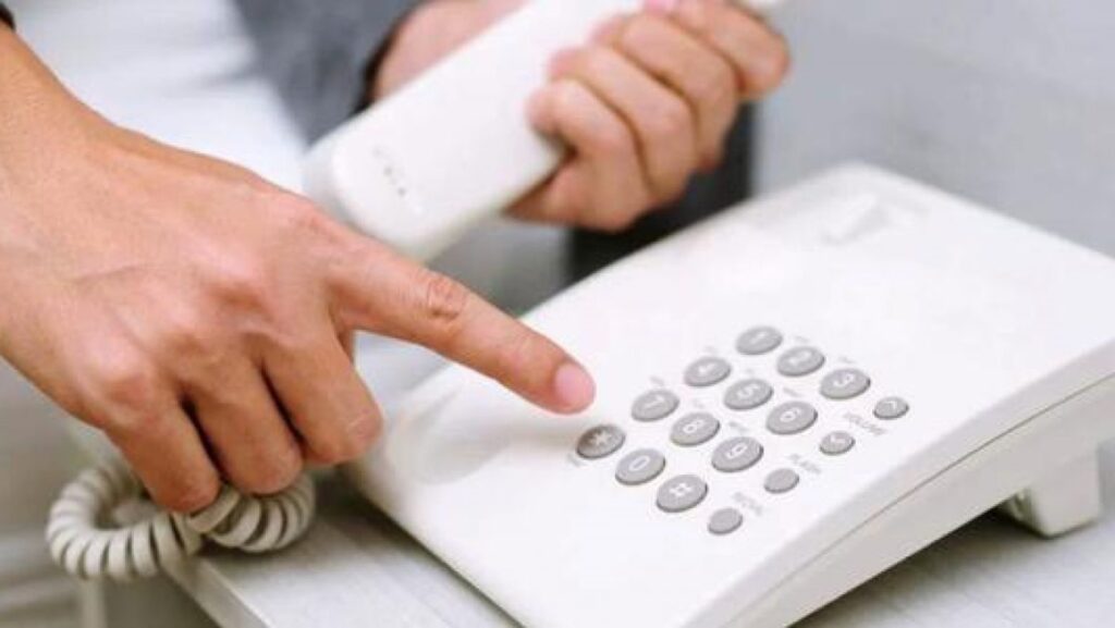 Telefonul fix pe cale să devină istorie. Numărul abonaților români a scăzut la 14%