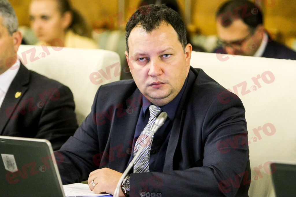 Deputatul PNL Toma Petcu sare în apărarea lui Virgil Popescu: „Pare că unii colegi nu au aflat că nu mai sunt în opoziție”