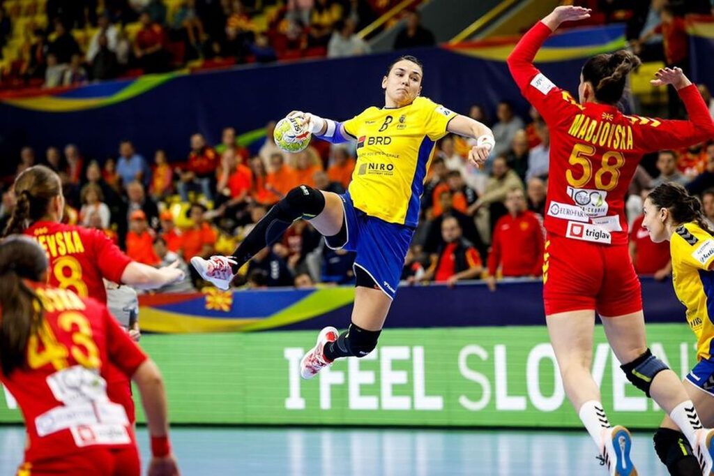 Campionatul European de handbal feminin. România a fost învinsă de Muntenegru şi ratează orice şansă la semifinale
