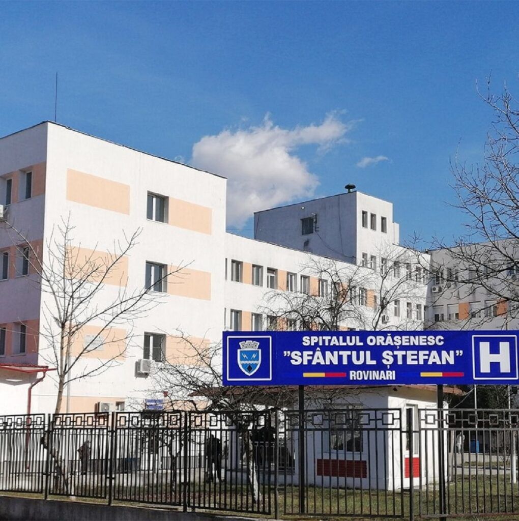 Distracție într-un spital din România, în timpul programului de lucru. Două asistente s-au filmat în timp ce dansau pe ritmuri de manele. Video