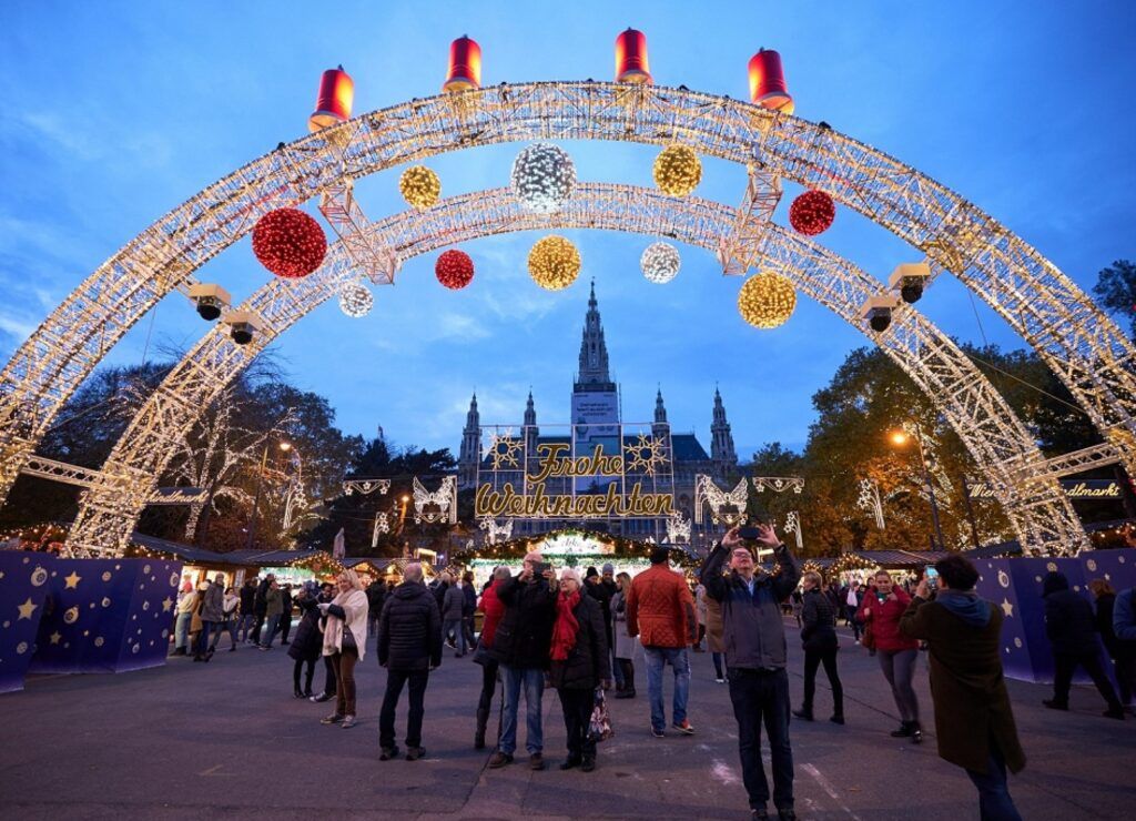 Cele mai frumoase târguri de Crăciun din Viena. Lista piețelor ce trebuie vizitate în această perioadă. Video