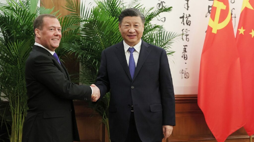 Sfatul președintelui Xi Jinping pentru Vladimir Putin, trimis prin intermediul lui Dmitri Medvedev: „Să se controleze”