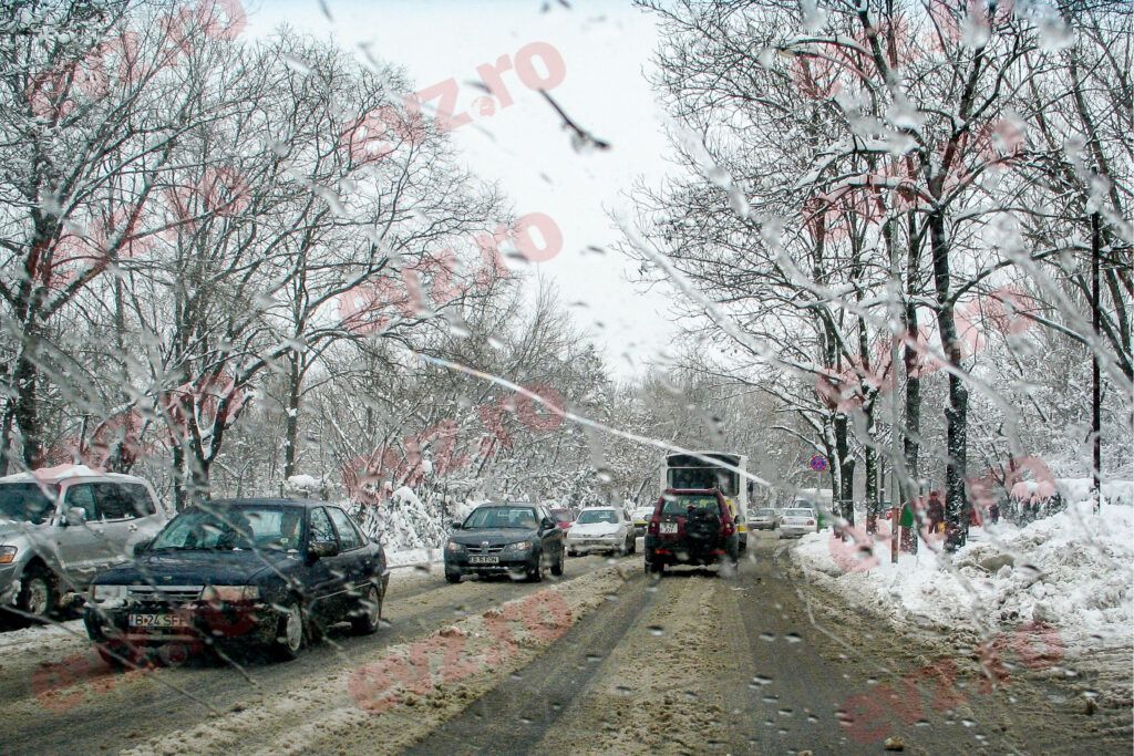 Până când va mai ninge în București. Stratul de zăpadă a ajuns la doi centimetri