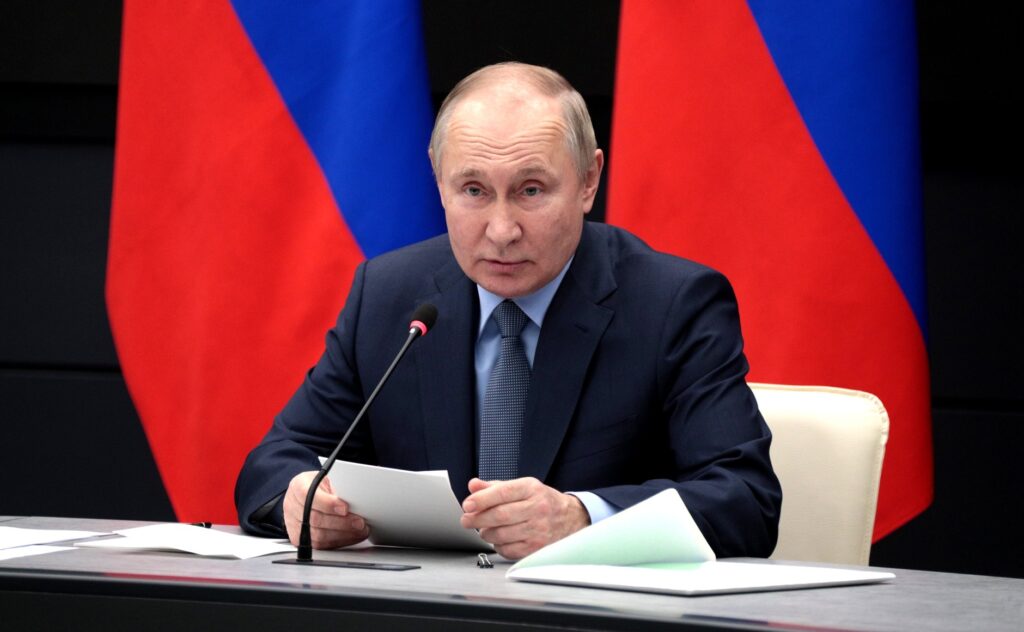 Vladimir Putin a emis un ordin prin care denunță participarea Rusiei la Tratatul privind Forțele Armate Convenționale din Europa. Foto