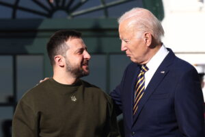 Joe Biden ar fi luat în considerare aderarea Ucrainei în NATO
