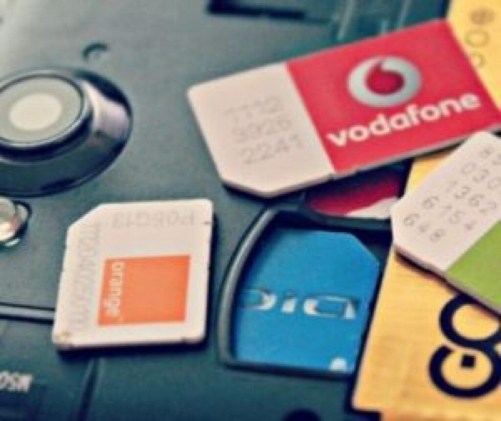 Orange și Vodafone, vești proaste pentru clienți în prag de sărbători. Ce au decis companiile de telefonie mobilă