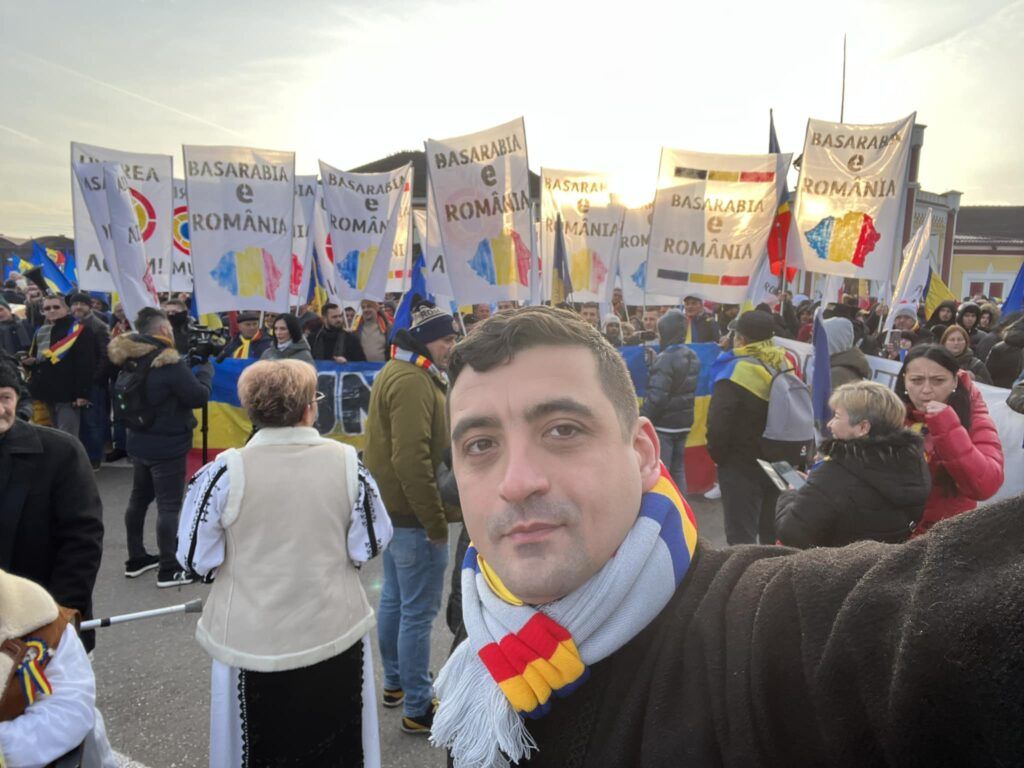 George Simion a organizat un protest la Iași, de Ziua Principatelor Române. Ciucă și Ciolacu, huiduiți de protestatarii liderului AUR