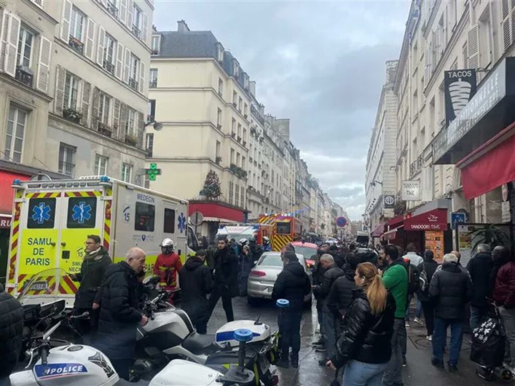 Revolte de stradă la Paris. Comunitatea kurdă protestează după un atentat soldat cu trei morți. Video