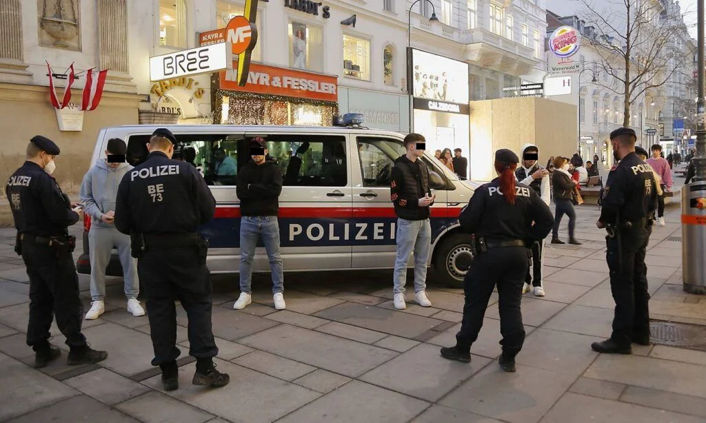 Poliția din Viena are o problemă mare cu spărgătorii de case. Hoții folosesc o metodă inedită, dar foarte periculoasă