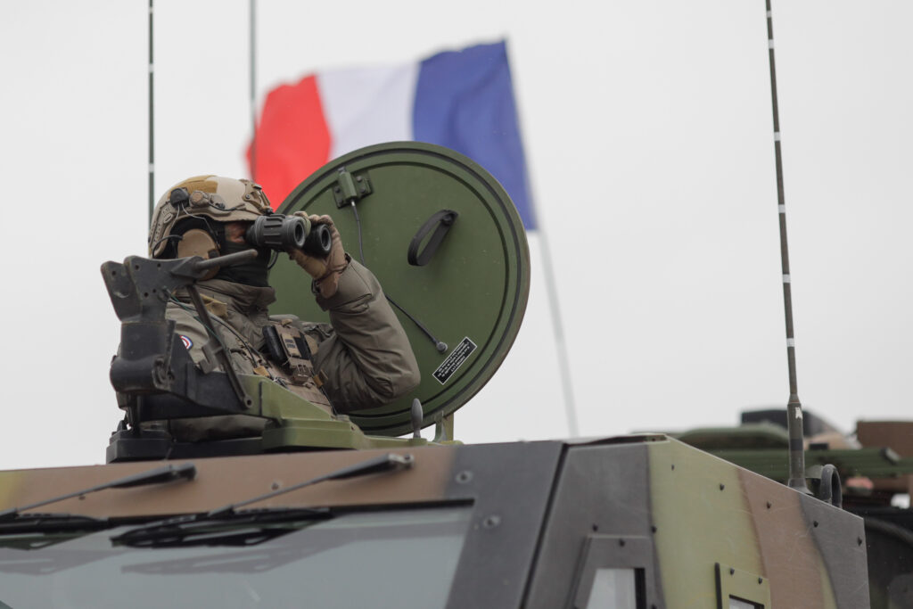 Producătorul de arme Rheinmetall înființează un centru de întreținere în România pentru armele din Ucraina