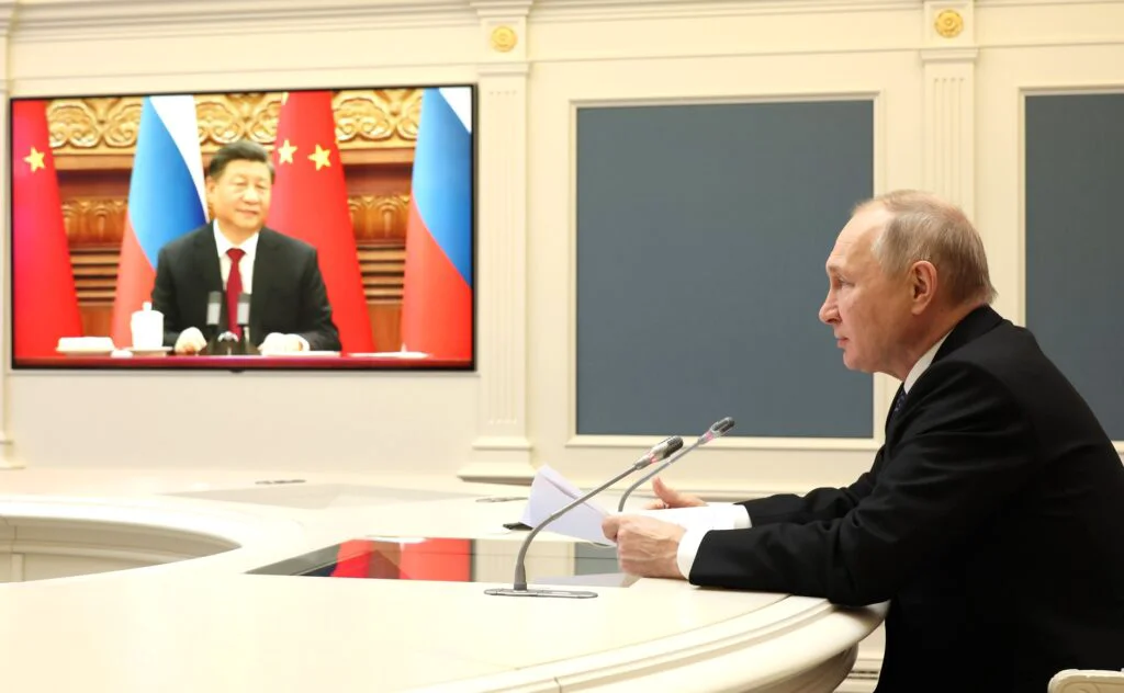 Premierul din China, vizită la Moscova. Putin anunță „planuri comune la scară largă”