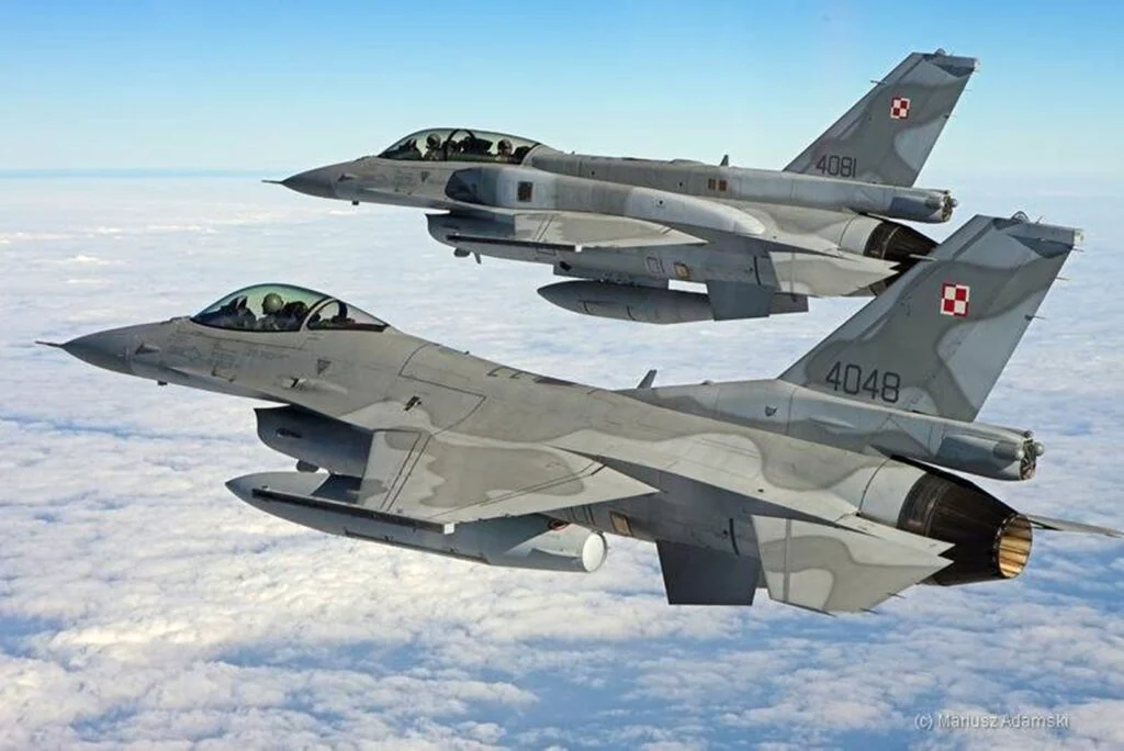 Polonia joacă tot mai tare pe cartea totul s-au nimic. Avioanele F16 vor intra în luptă împotriva rușilor