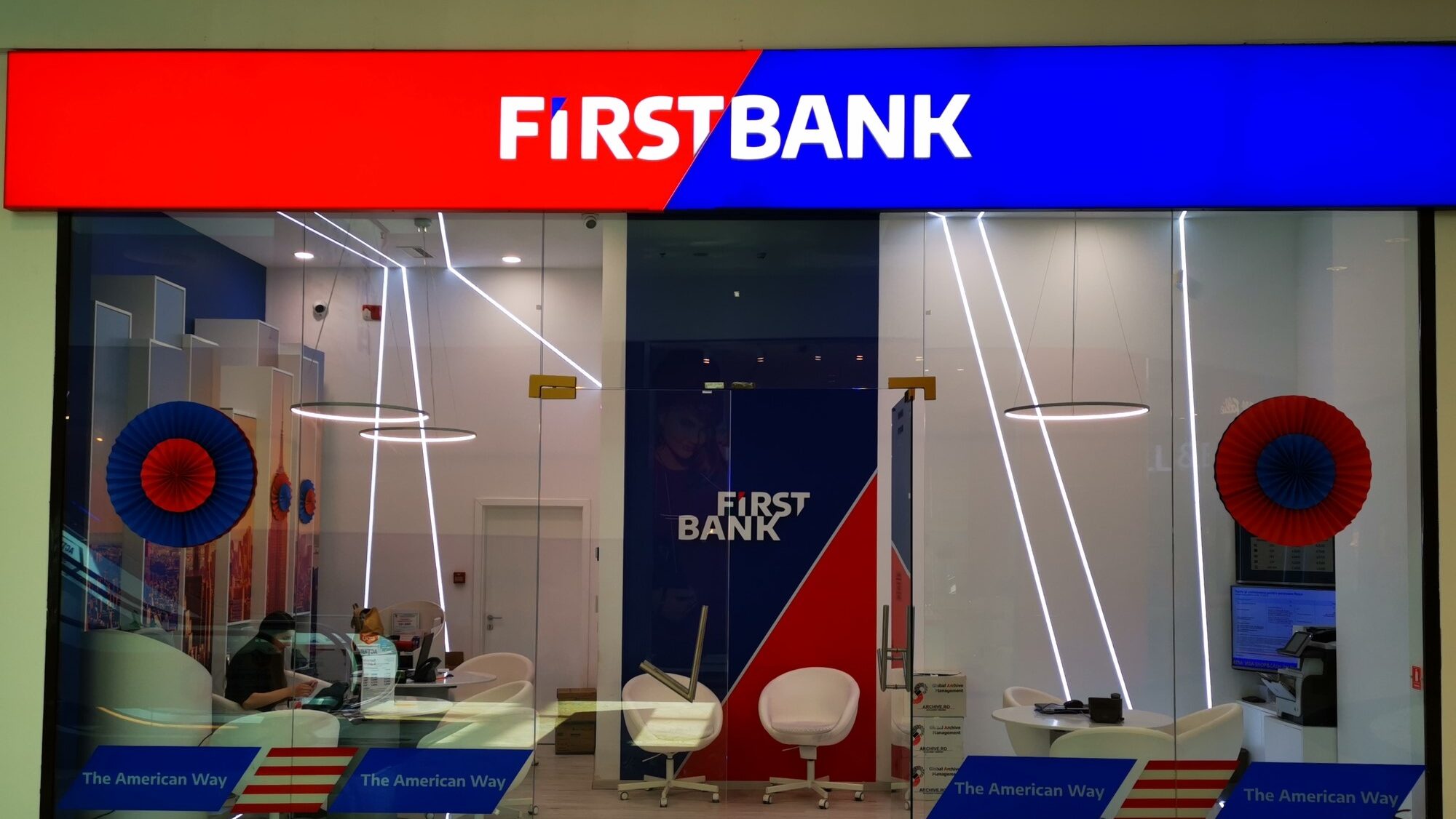 First Bank va fi preluată de Italieni