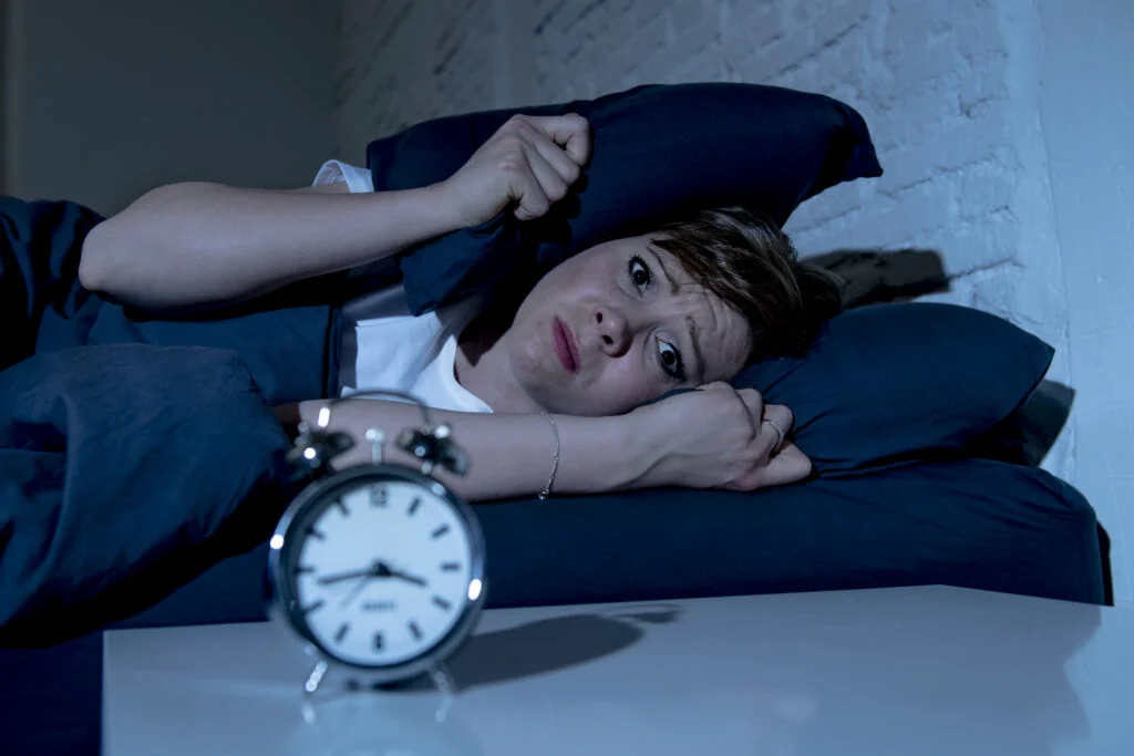 Cel mai frecvent simptom care apare atunci când încerci să dormi: Poate fi primul semn că ai cancer