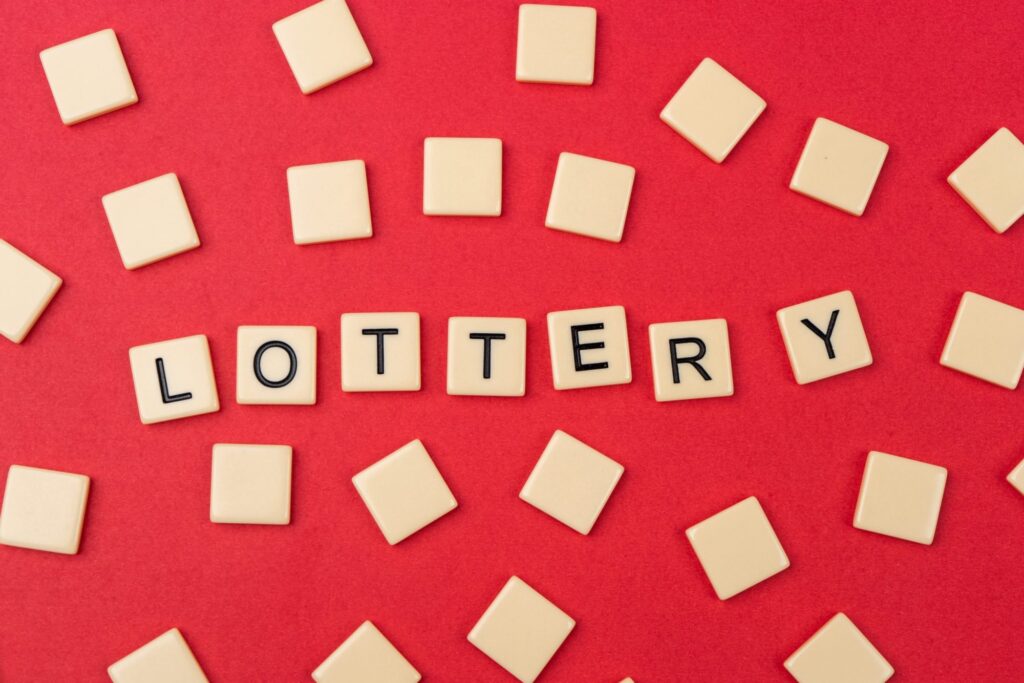 Cei mai ghinioniști câștigători din istoria loteriei. Au pierdut o avere de 200 de milioane de euro într-o zi