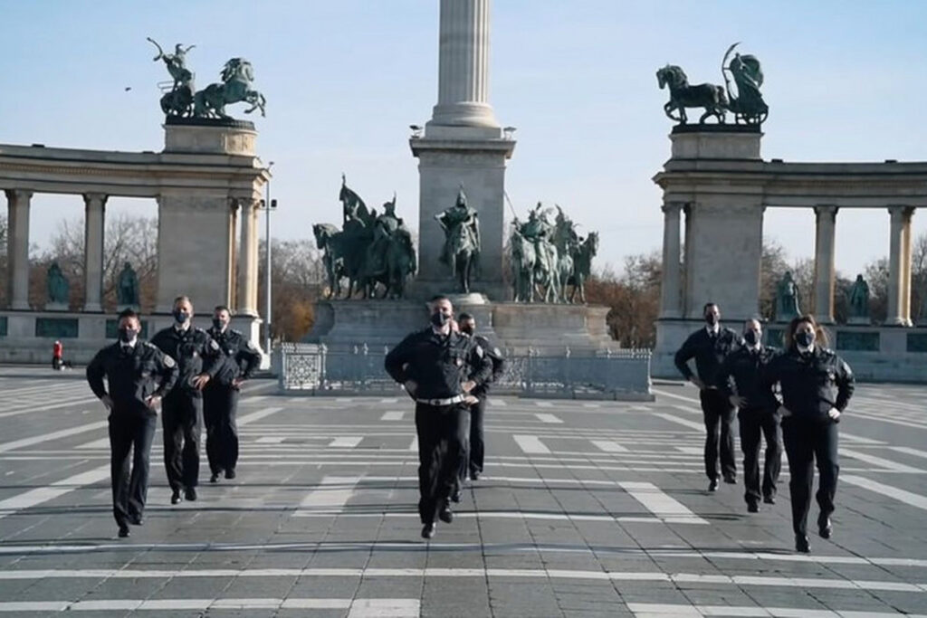 Dansul polițiştilor ungari este printre cele mai bune din lume