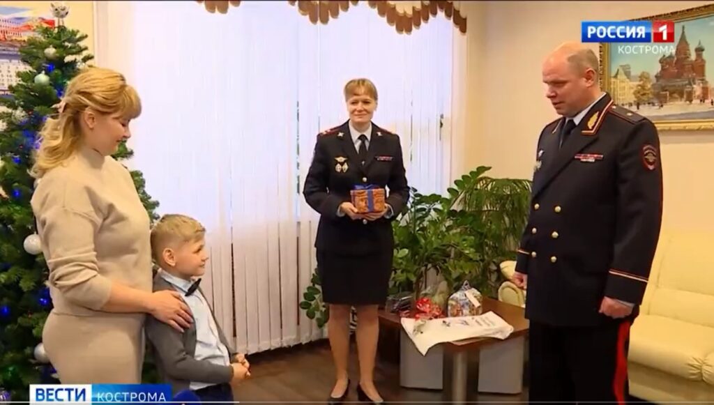 Cât valorează viața unui militar rus. Propagandă cinică pe seama unui băiețel care și-a pierdut tatăl în război