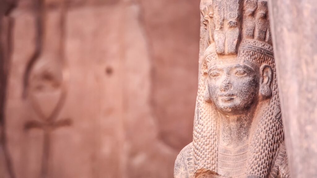 Mitologia Egiptului. Cine este zeița cu o mie de nume, împrumutată de întreaga Europă