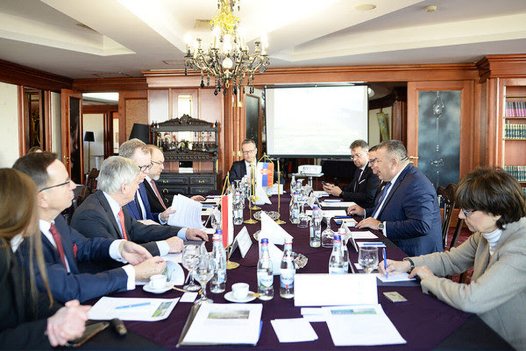 Camerele de comerț europene analizează la București strategia de dezvoltare a Regiunii Carpatice