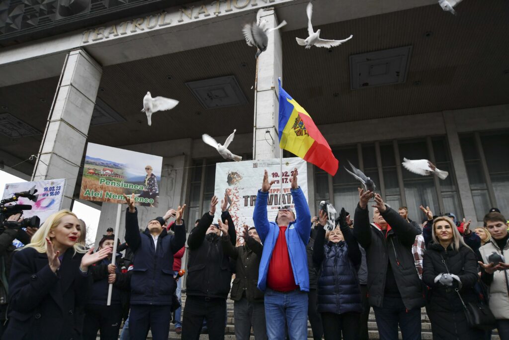 Controversele din jurul Marinei Tauber, supranumită „blonda lui Putin”. Cine organizează protestele de la Chișinău