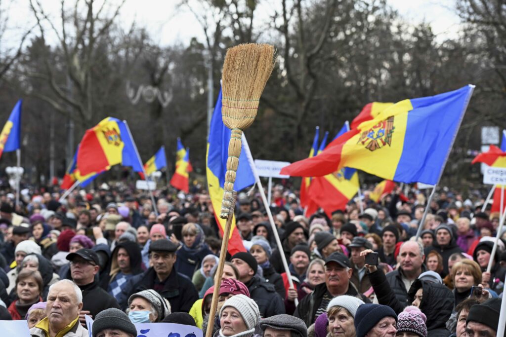 Cu un partid mai puţin în Moldova. Curtea Constituţională va examina scoaterea Partidului Şor în afara legii