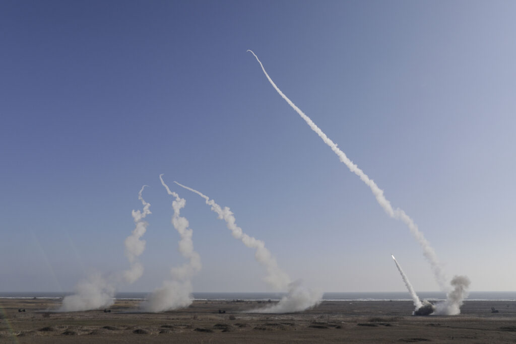 Două nave de luptă ale Rusiei, distruse de rachetele Ucrainei la Sevastopol