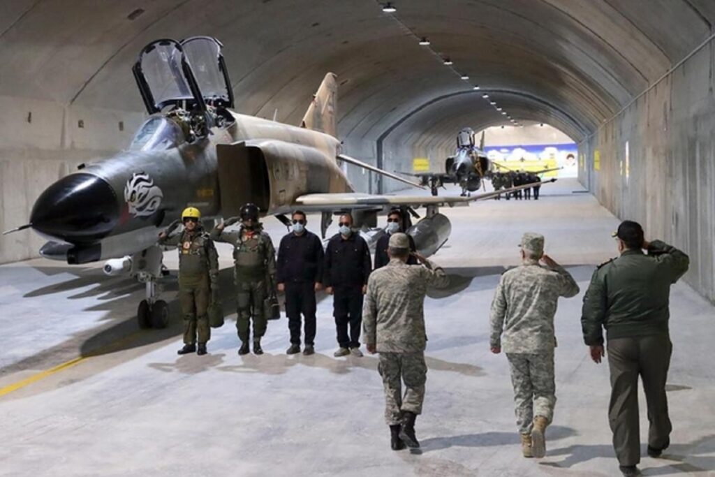 Baza aeriană subterană secretă a Iranului, identificată de americani. Cu numele de cod „Eagle 44”, baza nu mai este atât de secretă. Foto