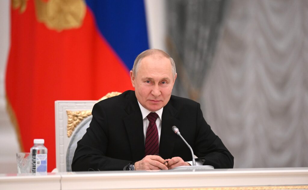 Ucraina a emis timbre poștale cu Vladimir Putin. Ce imagine au ales pentru a marca un an de război