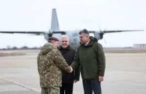 Marcel Ciolacu, în vizită la Baza 57 Aeriană Mihail Kogălniceanu: „Un zid de neclintit care protejează România”