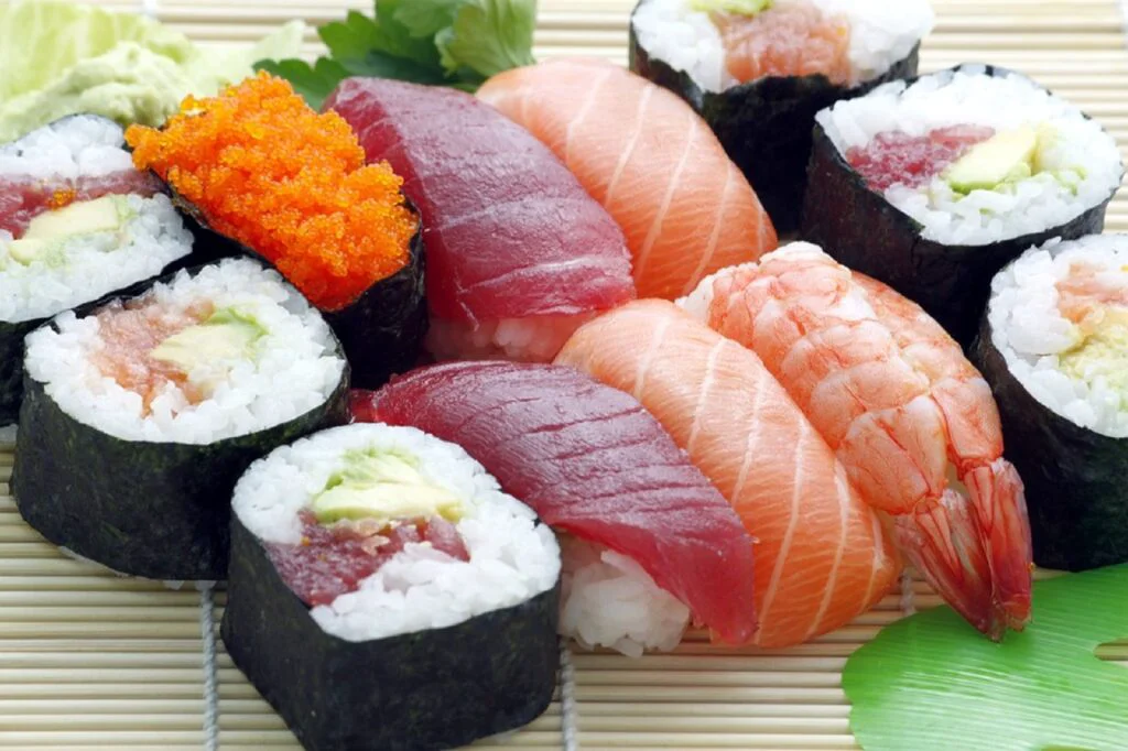 Un val de „terorism sushi” a cuprins lumea restaurantelor din Japonia. Este cea mai „flagrantă crimă culinară”