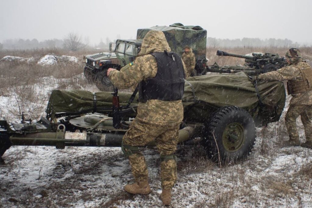 Război în Ucraina, ziua 355. Bătălii dure se duc pe toată linia frontului din est. Kievul își menține pozițiile cu dificultate, Rusia suferă pierderi importante
