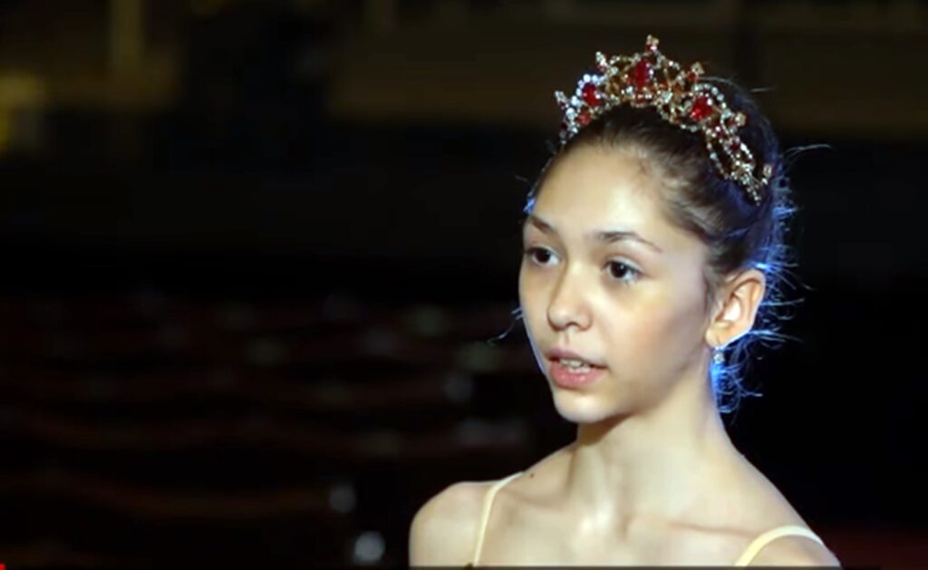 La numai 11 ani, o fetiță din România a devenit una dintre cele mai talentate balerine din lume