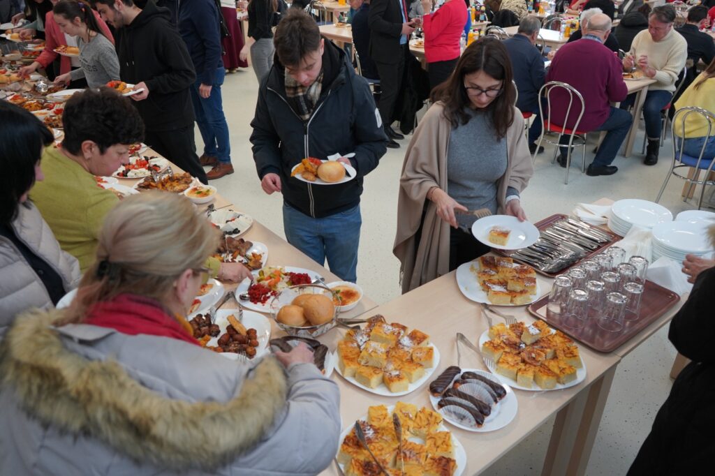 Universitatea din România care oferă studenților un meniu cu două feluri de mâncare la doar opt lei