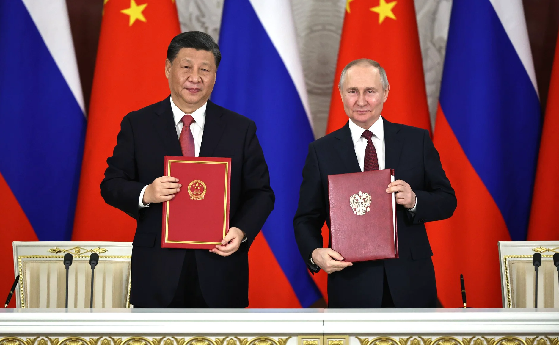 Vladimir Putin, primit cu garda de onoare de Xi Jinping. Rusia cere sprijinul Chinei comuniste