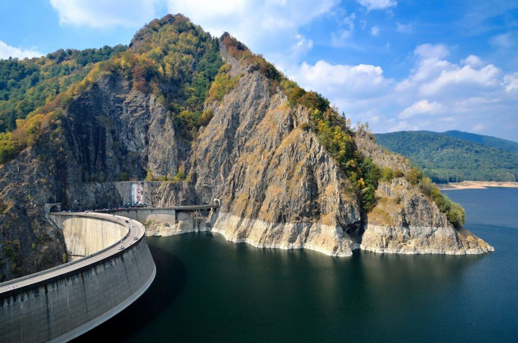 Ce se întâmplă dacă barajul Vidraru s-ar rupe. Un asemenea pericol a existat în urmă cu 50 de ani, din cauza unui cutremur